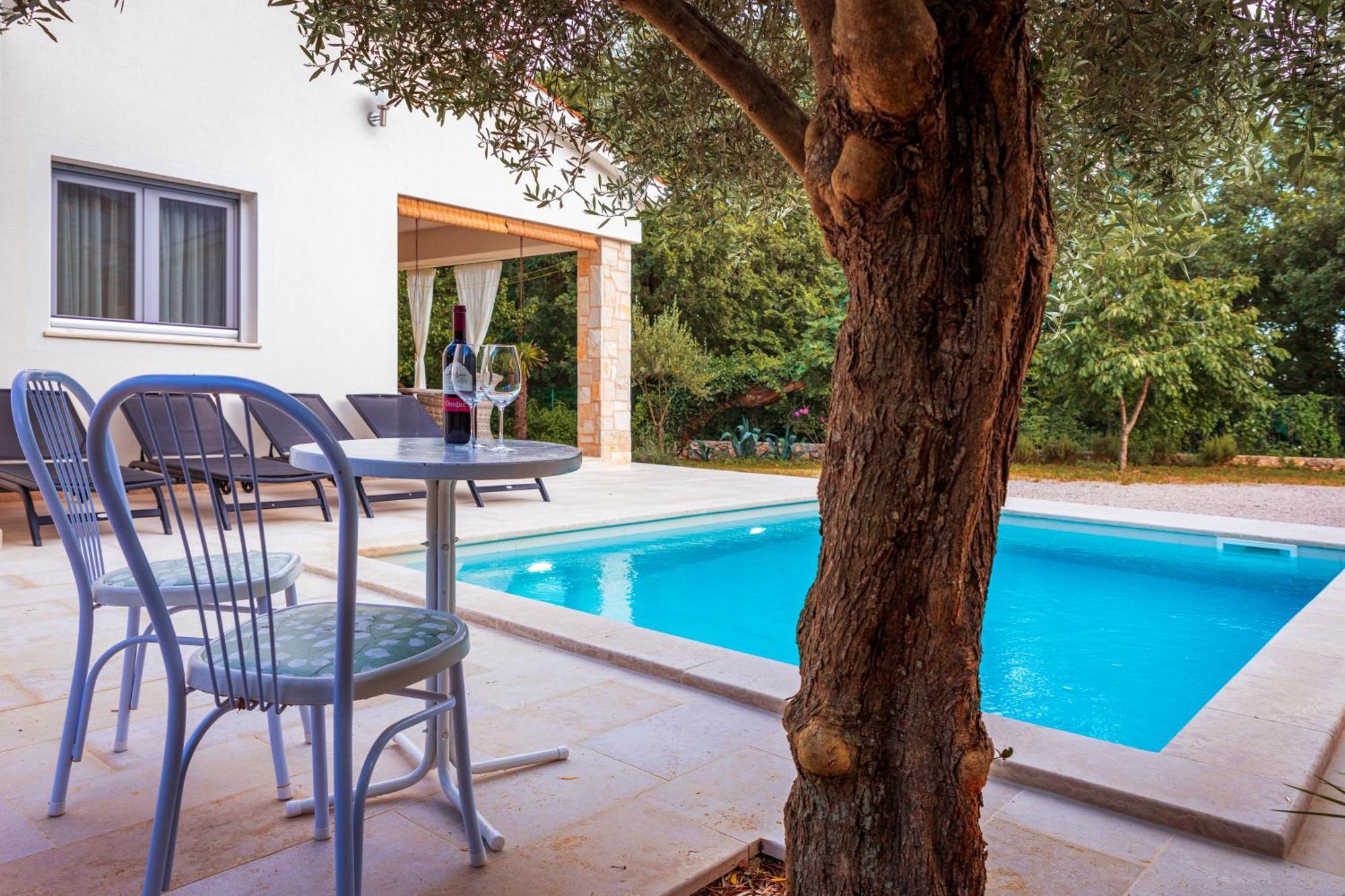 Villa Nevera Omisalj Bagian luar foto